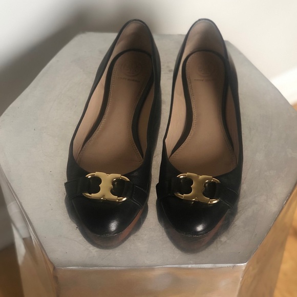 [SOLD] Tory Burch Leather Flats - Picture 3 of 7